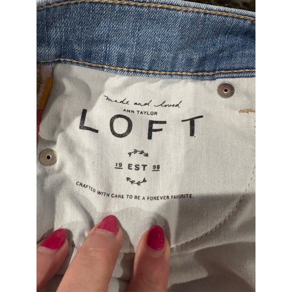 LOFT Denim Cut-Off Shorts Womens Size 8 Light Wash Rainbow Side Stripe - Picture 8 of 11